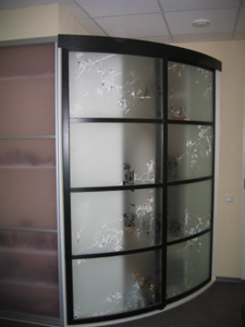 Шкаф купе радиусный с рисунком на стекле Кропоткин